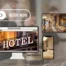 Ein Computer zeigt die Buchungsseite eines Hotels, während im Hintergrund ein Frühstücksbuffet und ein Zimmer im Hotel zu sehen sind.